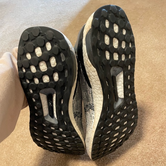 *NEW* Adidas ultraboost uncaged - Picture 6 of 6